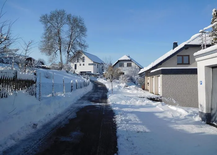 Charly هيلينثال